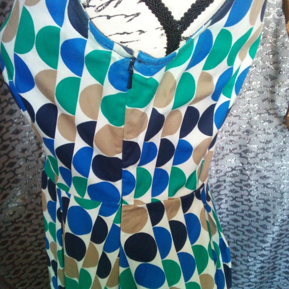Banana Republic Circles Dress - Picture 2 of 4